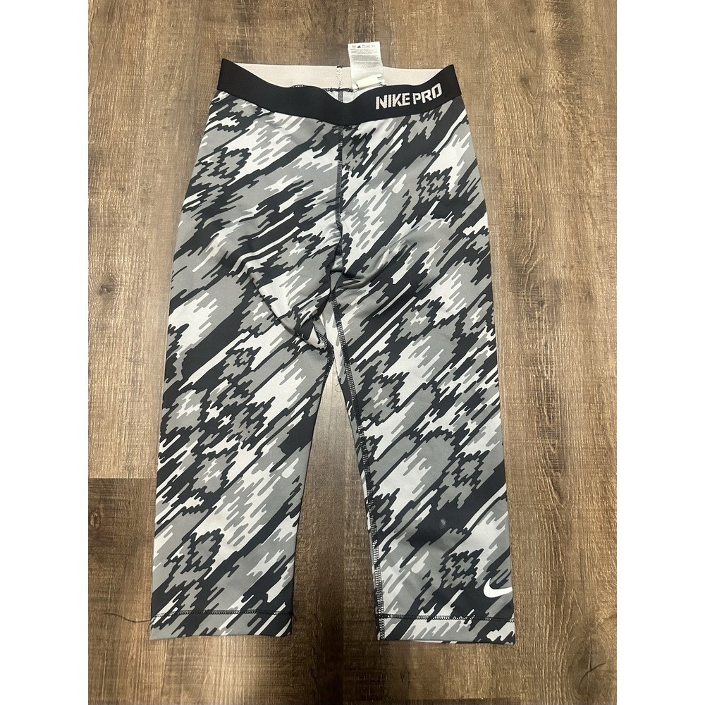 Nike Pro Capri Camo Leggings‎ Women's XS